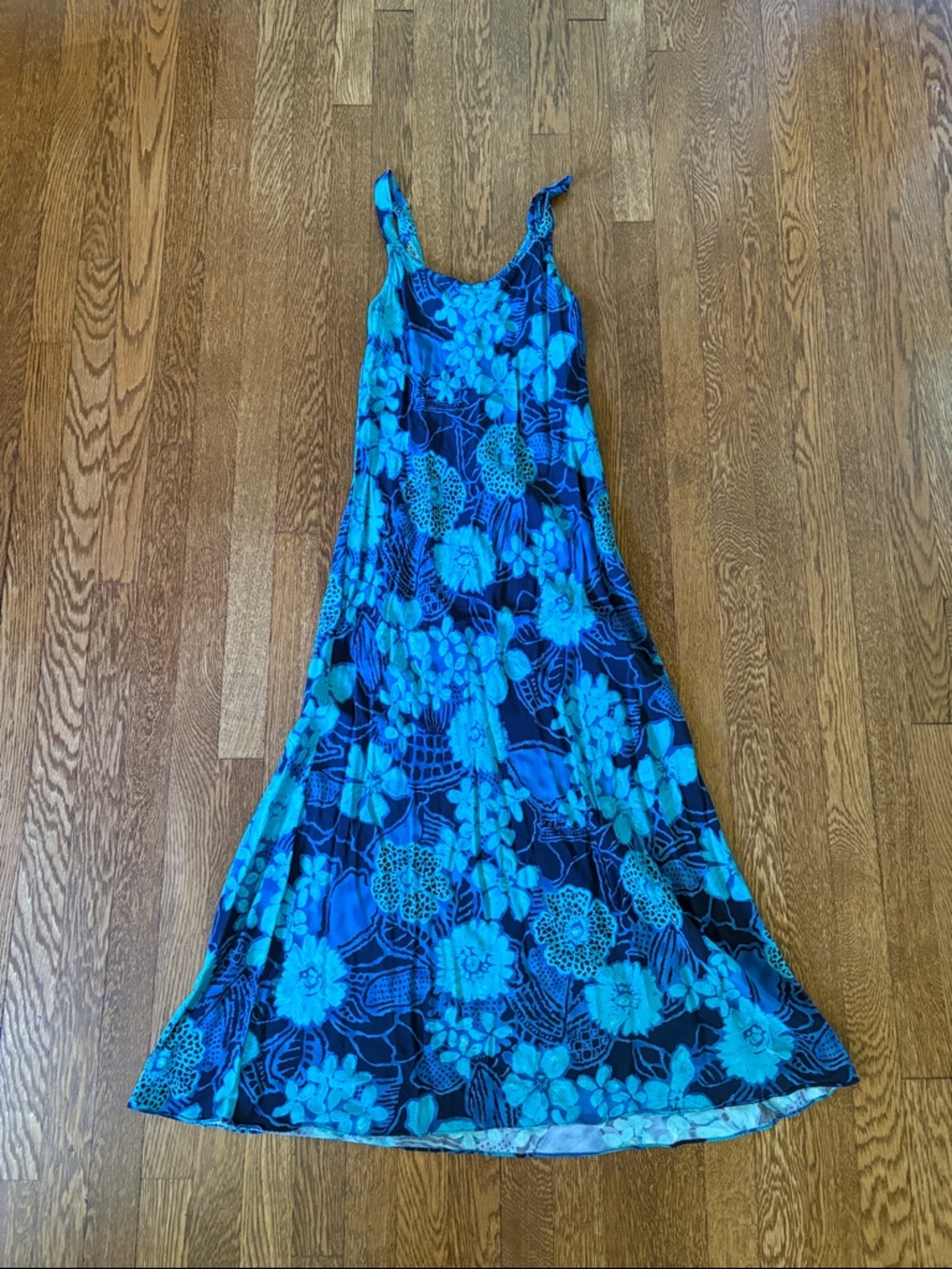 The Hawaiian Original size Small blue floral maxi dress